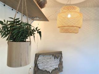 Contemporary, marine 2bd/1ba Apartment C in Kent - 6