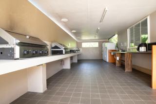 Tropical Hibiscus Caravan Park - 8