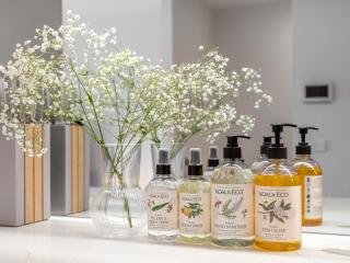 Spacious Dual-Level Loft with Indoor Pool, Gym & Free Parking - 4