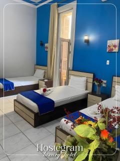 Host Hotel - 8