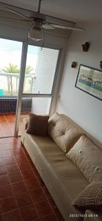 Apartamento com varanda e vista para o mar, em frente à praia de Caiobá - 1