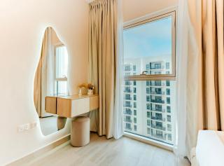 Modern 1-Bed Apartment with Balcony & Free Parking l Near Yas Mall & F1 Yas Island & Sea world - 2