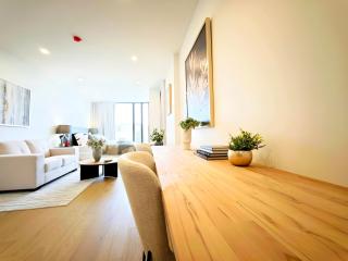 Light luxury hotel-style suite in the core of Box Hill, with everything you need for dining and entertainment downstairs - 0