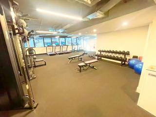 Light luxury hotel-style suite in the core of Box Hill, with everything you need for dining and entertainment downstairs - 5