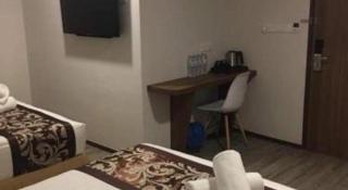 Hotel LoLex Kuchai Lama - 1