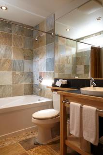 Cox Bay Beach Resort - Tofino - 9