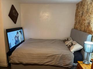 Female&Family single, double and king size rooms with shared bathroom - 2