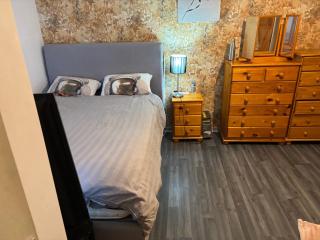 Cosy single, double and king size rooms with shared bathroom - 5