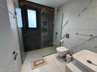 Central luxury 3 bedroom villa with pool - 3