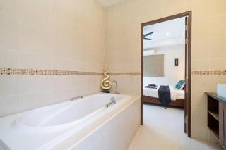 Naiharn Beach 4 Bedroom Villa - 5