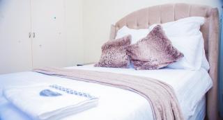 Cotswold Hills Home - 9