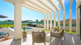Lakeside Luxury Retreat in the Heart of Tushemisht - 9