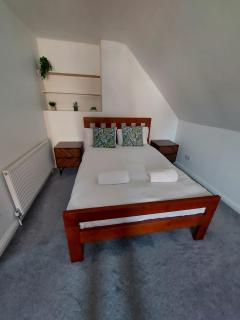 By-the-Beach, Sea view 2 bedroom Loft Apartment & Free Parking - 1