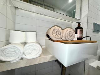 The Padbury Suites-Premium City Apartment - 3