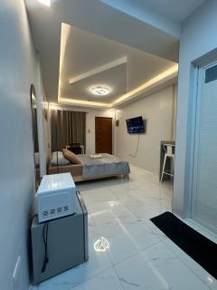 Casa Leveria Unit 2 with Patio, Inquire Parking Availability - 4