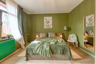 Glow Central Apartment - 1