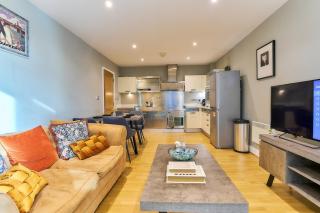 Tower of London Escape Modern 2 bed Flat - 8