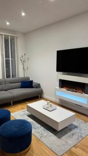 Modern Luxury Chelsea Apt - Kings Road - 2 Bedroom - 0