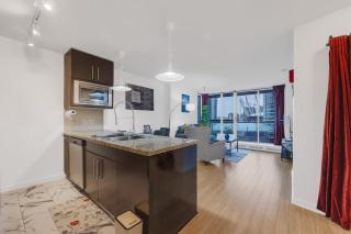 Stylish Vancouver Condo with City Views - 5