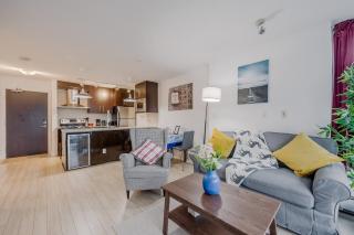 Stylish Vancouver Condo with City Views - 2