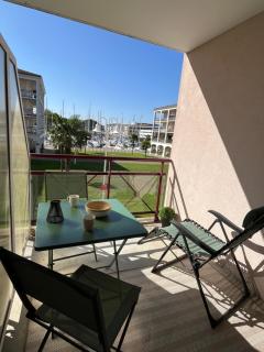 Agréable appartement vue sur port de plaisance - 0