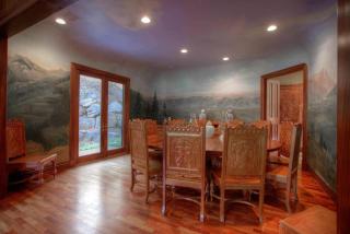 Luxurious Mountain Retreat with Pool - 4