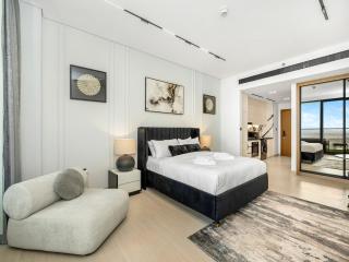 Modern Studio with Jacuzzi and Premium Amenities - 8
