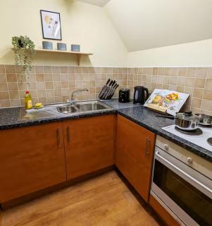 Modern 2-Bed in Ipswich - Free Parking & Fast WiFi - 3