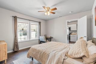 Charming 1-Bedroom Retreat in Fort Worth - 9