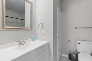 Charming 1-Bedroom Retreat in Fort Worth - 1