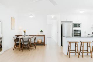 Currumbin Two Bedroom Palm Beach Retreat - 2