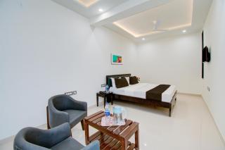 Hotel O Giriraj Palace by Govindam - 0