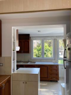 Chic City Retreat - Stylish Apartment in Bllok, Tirana - 5