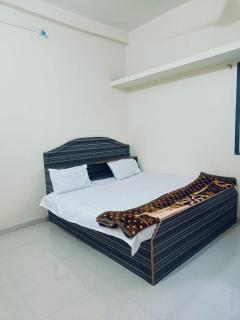 Sharmaji Hotel and Homestay - 9