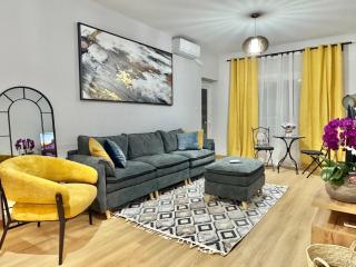 Modern 2BR Steps from the Sea - 3