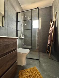 Modern 2BR Steps from the Sea - 5