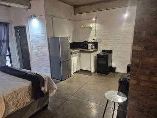 Simple and affordable in Maboneng - 3