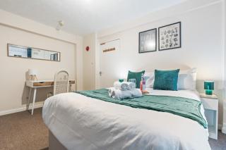 Stylish 3 Bed Fulham Sleeps 10, Stamford Bridge - 8
