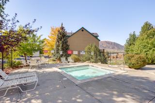 Ski, Hike and Relax Eden Condo with Hot Tub Access - 8