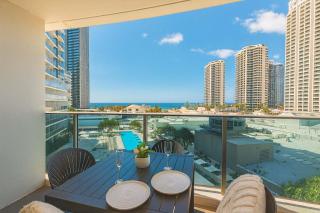 Residence Surfers Ocean and Pool Views - 5