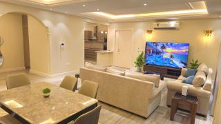 Elegant Apartment Prime Location near Boulevard - 9