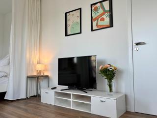 Neu in Dresden Stilvolles Apartment mit Balkon, Küche & Parkplatz - 1