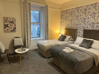 Town Guest House - 0