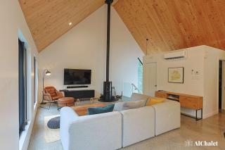 Oslo Scandinavian Getaway Spa & Pet-Friendly - 3