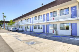 Motel 6-Santa Nella, CA - Los Banos - Interstate 5 - Santa Nella - 7
