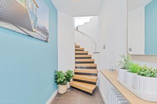 Majestic Mews Apartment with Free Parking - By My Getaways - 1