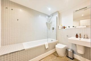 Shoreditch Comfortable 3 Bed Apartments - 1