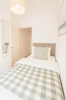 Kempston Home Sleeps 7-9 Long Stays Parking - 8