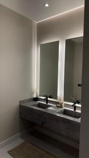 شقة المطار بصالة وجلسة خارجية - 6