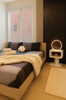 3 KING Beds Free parking Stay close and stay cozy - 1